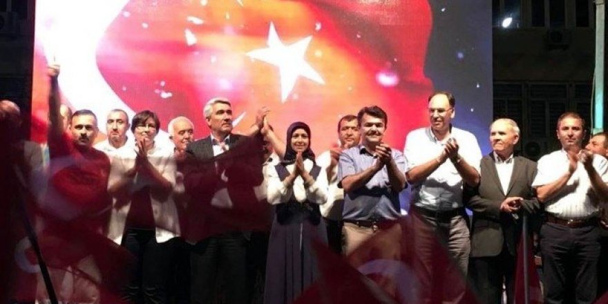 Kütahya İl Genel Meclisi üyeleri demokrasi nöbetinde