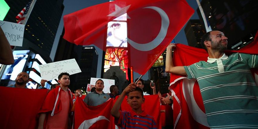 New York'ta Fetullah Gülen'in Türkiye'ye iadesi için protesto düzenlendi