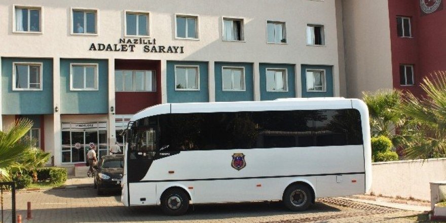 FETÖ’nün İzmir İmamının yardımcısının evine operasyon