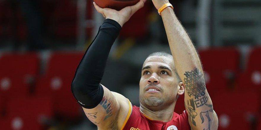 Galatasaray'da yıldız ismin sözleşmesi bir yıl uzatıldı