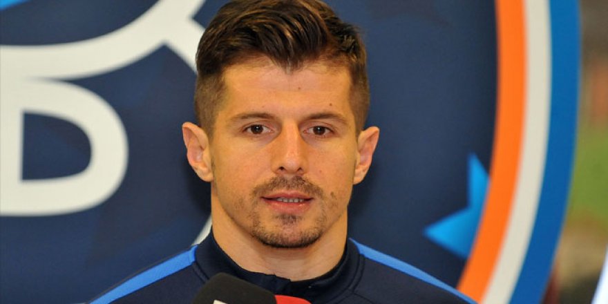 Emre Belözoğlu tarihe geçti!