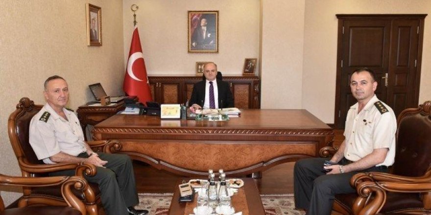 Vali Çakacak İl Jandarma Komutanı Uyan’ı kabul etti