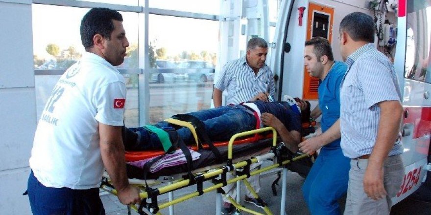 Motosiklet ile otomobil çarpıştı: 1 yaralı