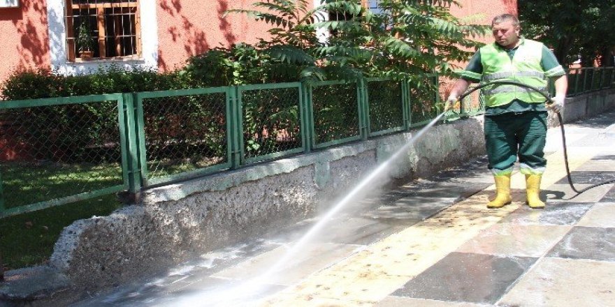 Çankaya yıkanarak temizleniyor