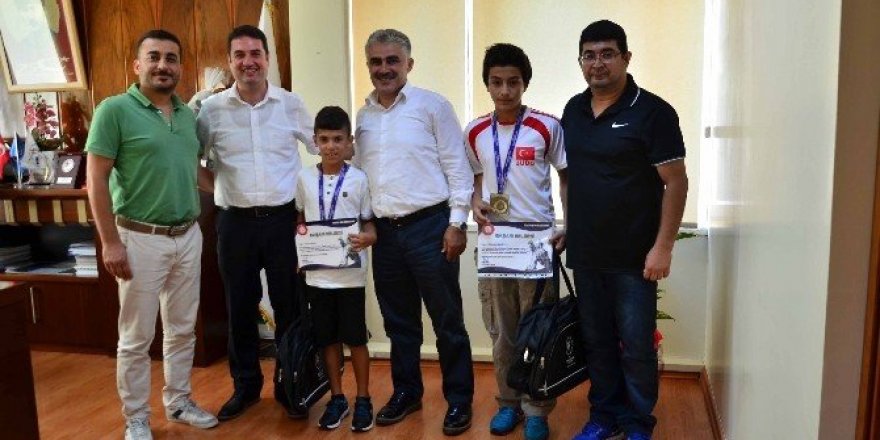 Ataşbak, başarılı judocuları kabul etti