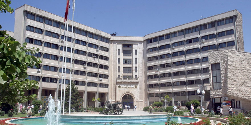 Büyükşehir'de paralel operasyon: 26 ihraç