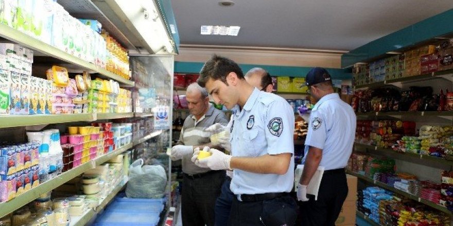 Gıda maddeleri satan iş yerleri denetlendi
