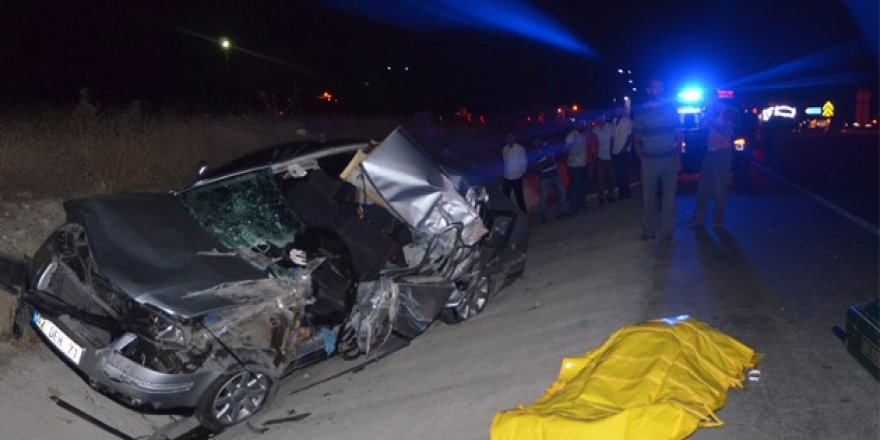 Konya'da otomobille kamyonet çarpıştı: 1 ölü, 2 yaralı