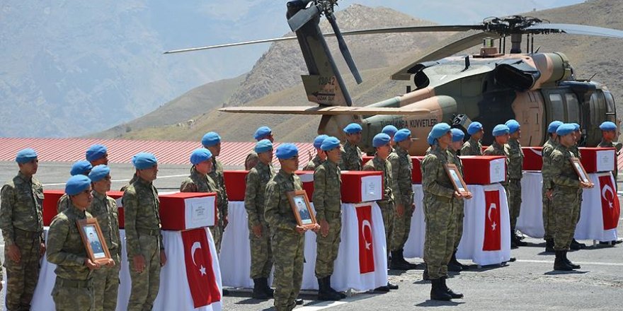 Hakkari'de şehit düşen 8 asker için tören düzenlendi