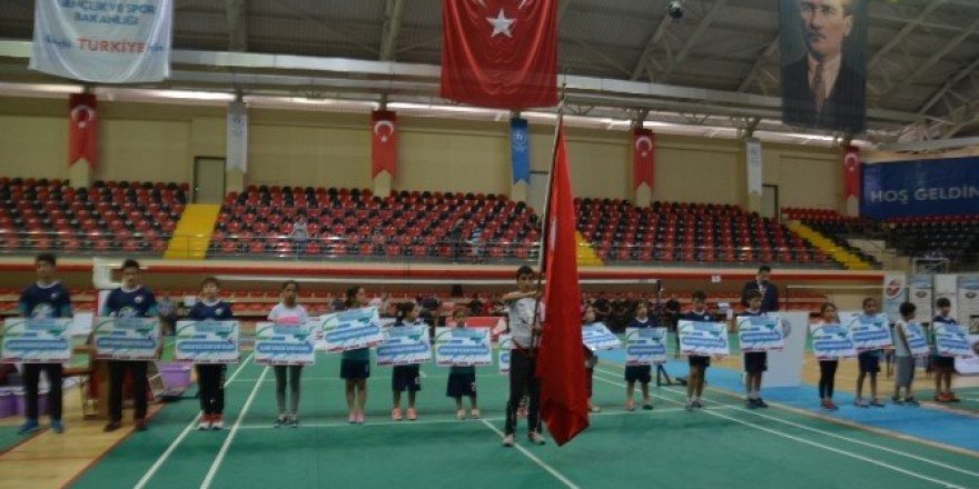 Badminton Süper Lig müsabakaları Bafra’da başladı