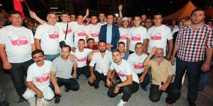 Genç: “Şehitlerimizin emaneti olan meydanlara sahip çıkıyoruz”
