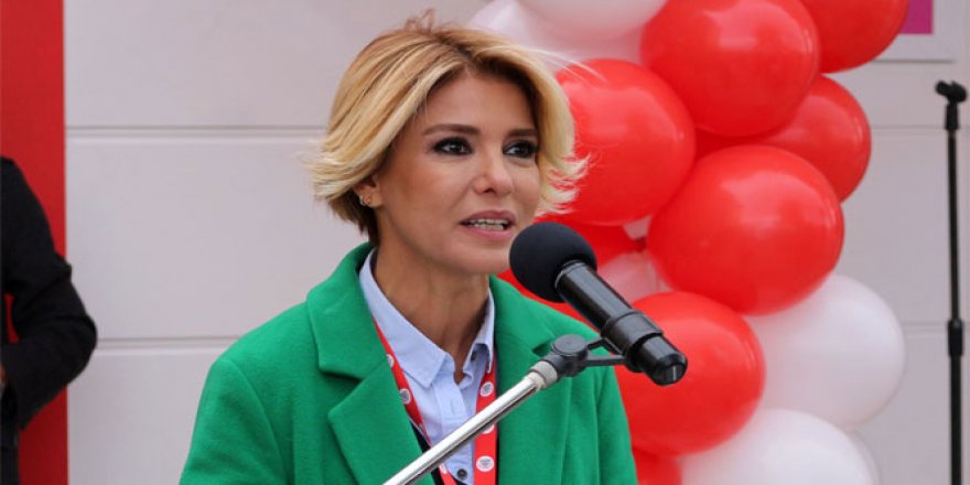 Gülben Ergen ne yapmaya çalışıyor?
