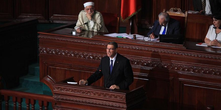 Tunus'ta Sıyd hükümeti güvenoyu alamadı