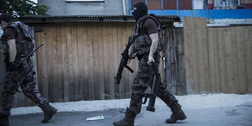 İstanbul'da terör örgütü operasyonu: 10 gözaltı