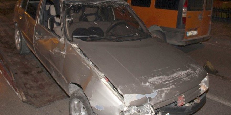 Takla atan otomobilin sürücüsü kaçtı