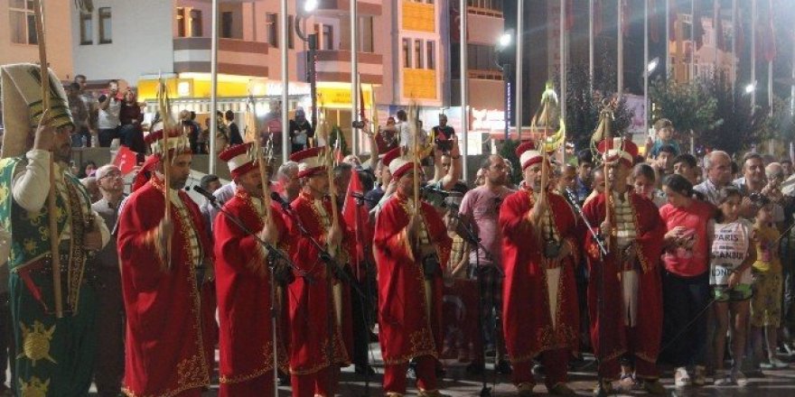 Demokrasi nöbetinde mehteran coşkusu
