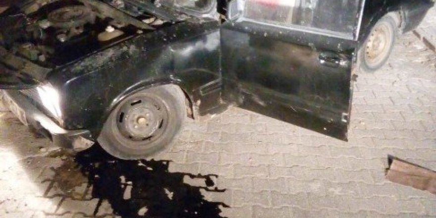 Diyarbakır’da çaldıkları otomobille kaza yapan 3 hırsız aracı bırakıp kaçtı