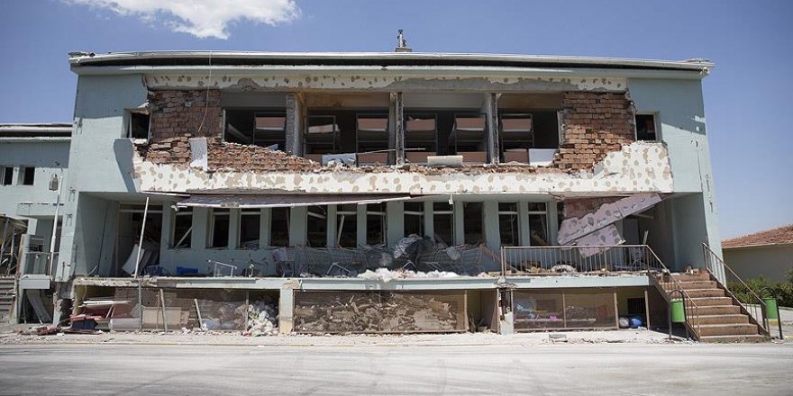 FETÖ'nün darbe girişiminde yaralanan polis şehit oldu