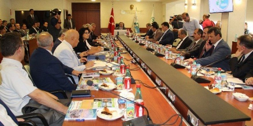 Bakan Eroğlu’ndan bürokratlara: "Atış serbest"