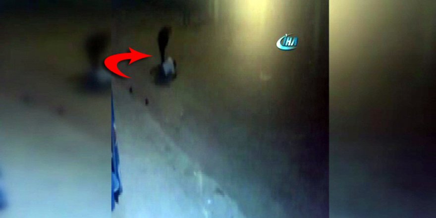 22 yerinden bıçaklayıp kulaklarını kesti