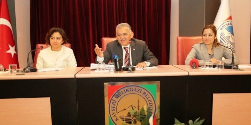 Melikgazi Belediyesi Meclis Toplantısında darbe girişimini kınadı