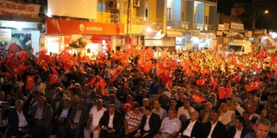 Şanlıurfa merkez ve ilçelerinde demokrasi nöbetleri devam ediyor