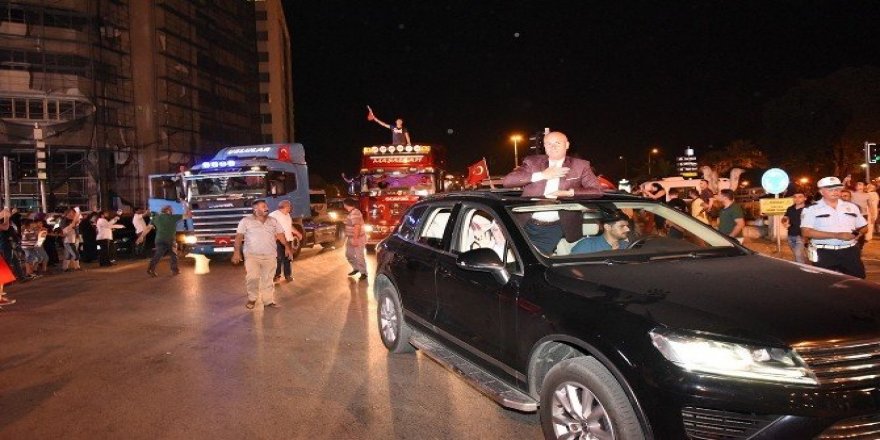 Tekkeköy’de demokrasi konvoyu