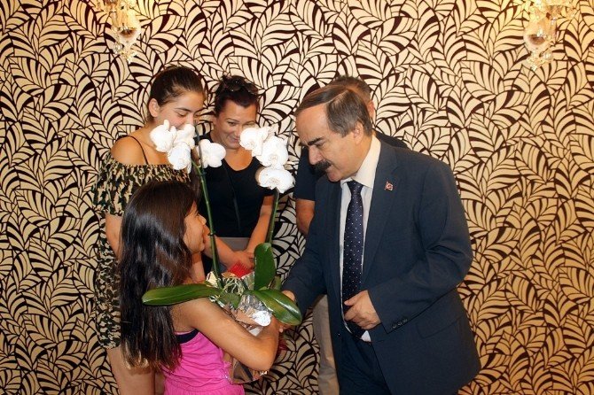 Almanyalı aileden Vali Coş’a ziyaret