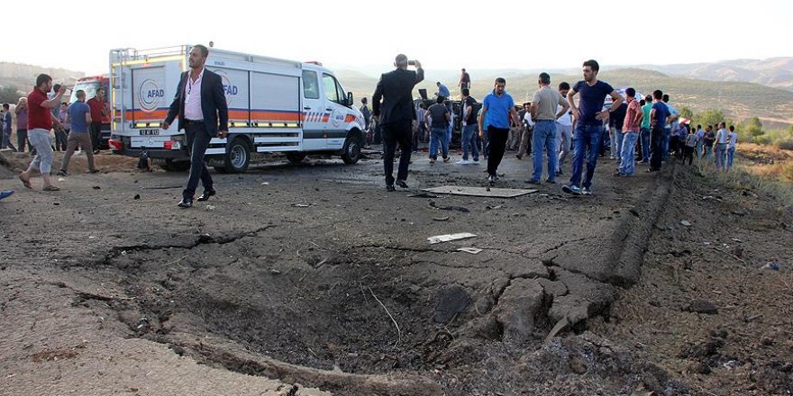 Bingöl'deki terör saldırısında yaralanan polis şehit oldu