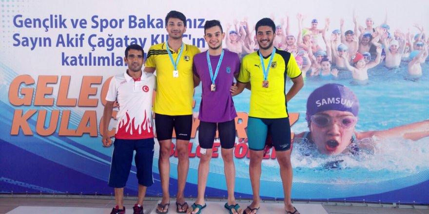 Bisikletçiler yollara imza attı