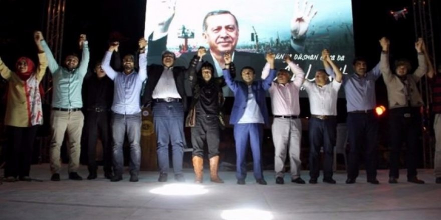 Demokrasi nöbetinde sürpriz isim