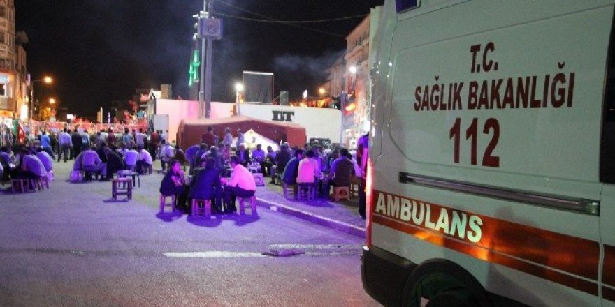 Van Sağlık Müdürlüğü’nden demokrasi nöbetine destek