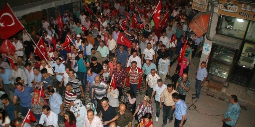 Mehteran takımı Devrekliler’in demokrasi nöbetine ortak oldu