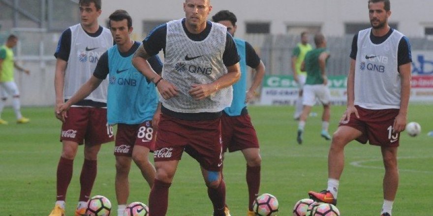 Trabzonspor savunmasında büyük rekabet