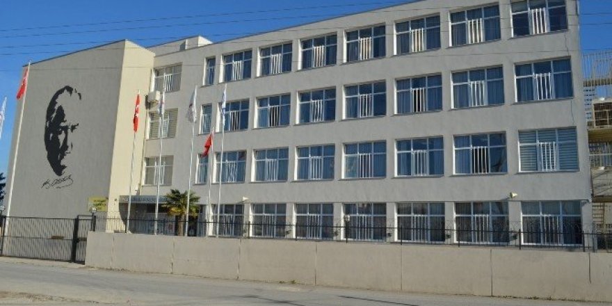 Kapatılan okullardaki öğrencilerin nakil işlemleri sürüyor