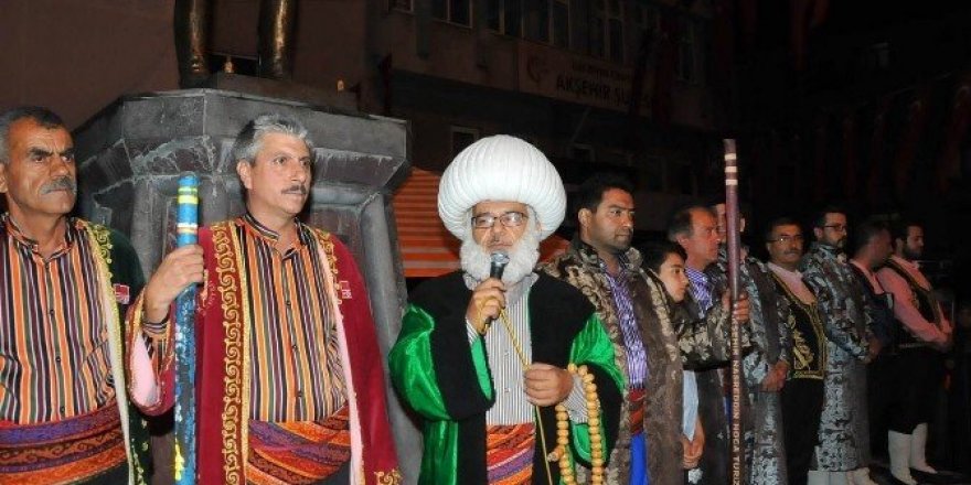 Temsili Nasreddin hoca demokrasi nöbetine katıldı