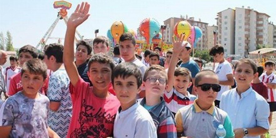 Kur’an Kursu öğrencilerinin lunapark sevinci