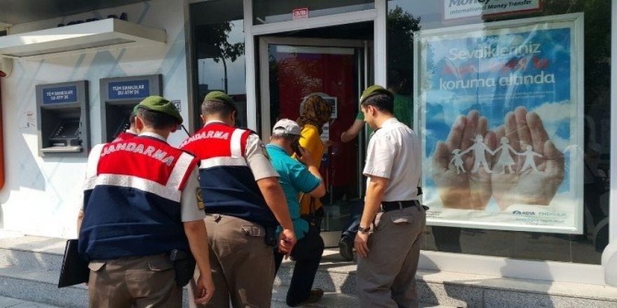 Jandarma ekipleri Bank Asya’ya girdi