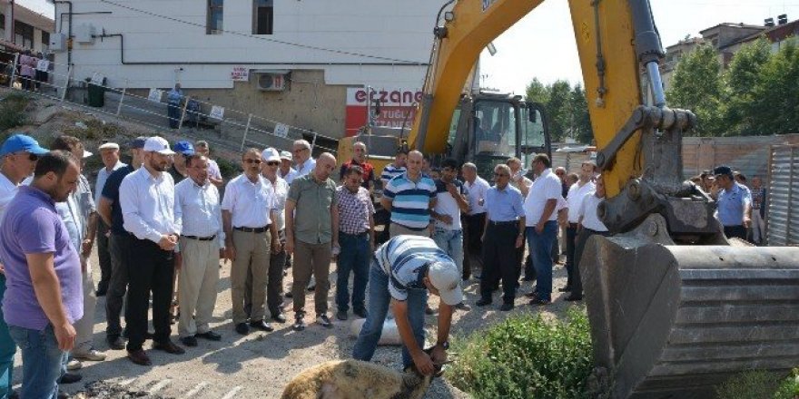 Niksar’da ‘Kapalı Semt Pazarı ve Otopark Projesi’ inşaatına başlandı