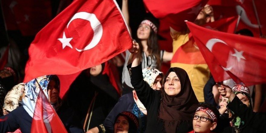 Tanklara göğsünü siper eden kahraman Başakşehir’de