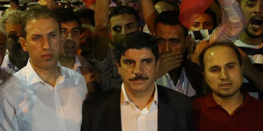 'Türk milleti demokrasisini söke söke almıştır'