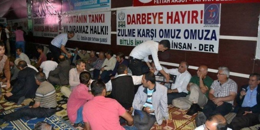Tatvan’da demokrasi nöbeti devam ediyor