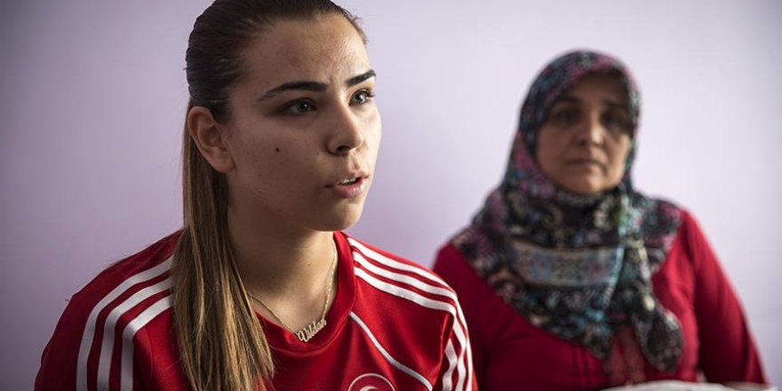 'Üzerine kan bulaşan milli formamı saklayacağım'
