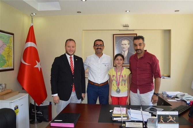 Mercan; "Başarılı sporcuların yanında olacağız"