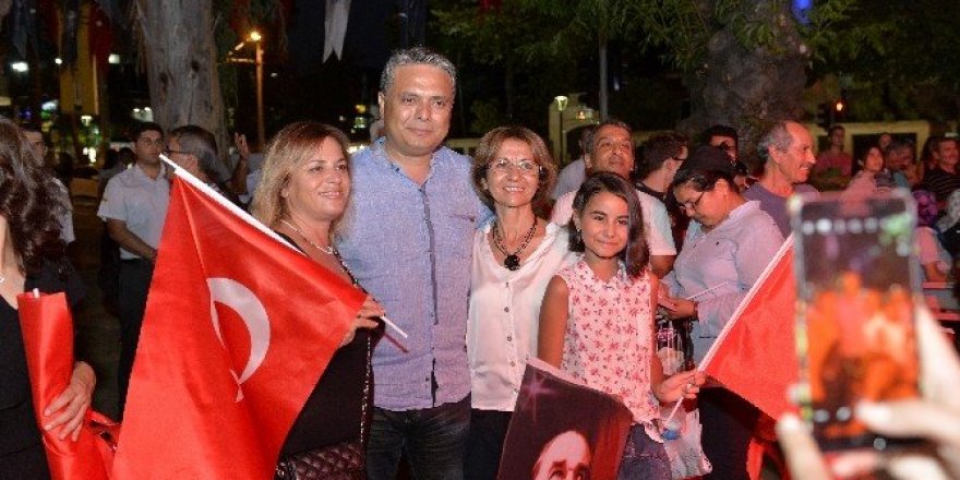 Demokrasi için müzik sokakta
