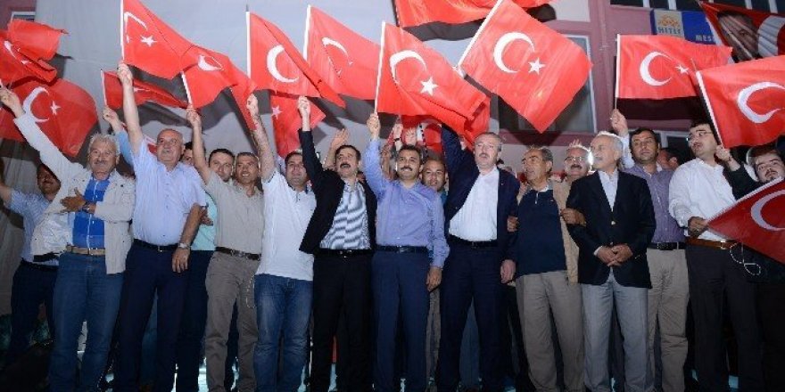 Başkan Külcü, milletle demokrasi nöbetinde