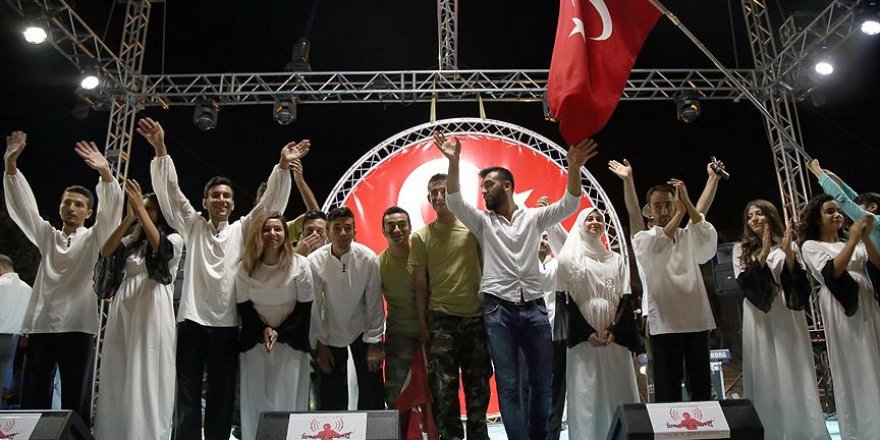 FETÖ'nün darbe girişimi tiyatroya uyarlandı
