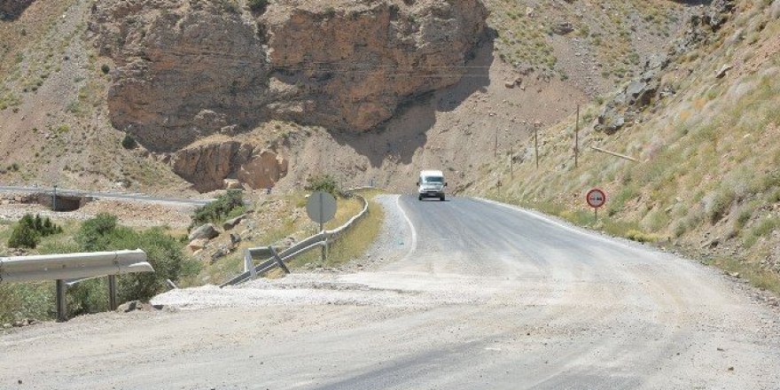 Van Çatak karayolunda patlama