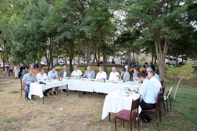 Ak Partili Atalay ve Kayatürk’ün Ahlat ziyareti