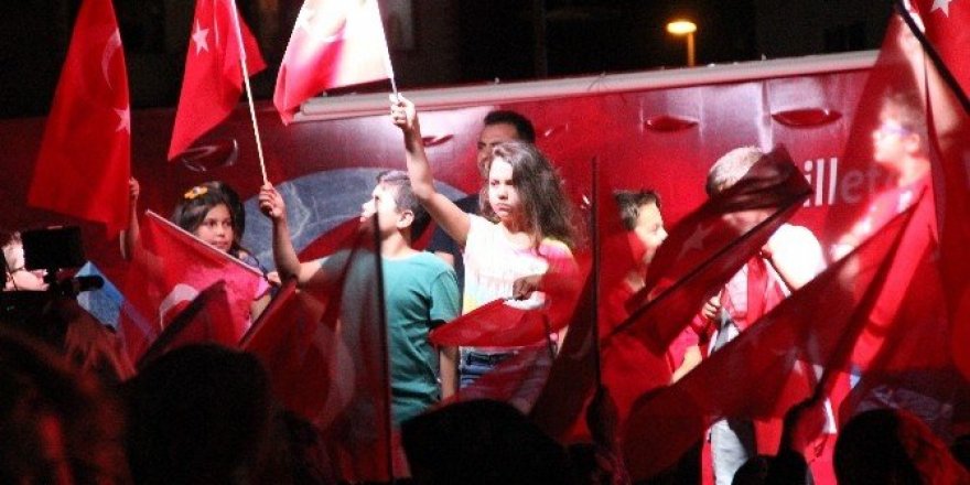 Çanakkale’de demokrasi nöbeti devam ediyor